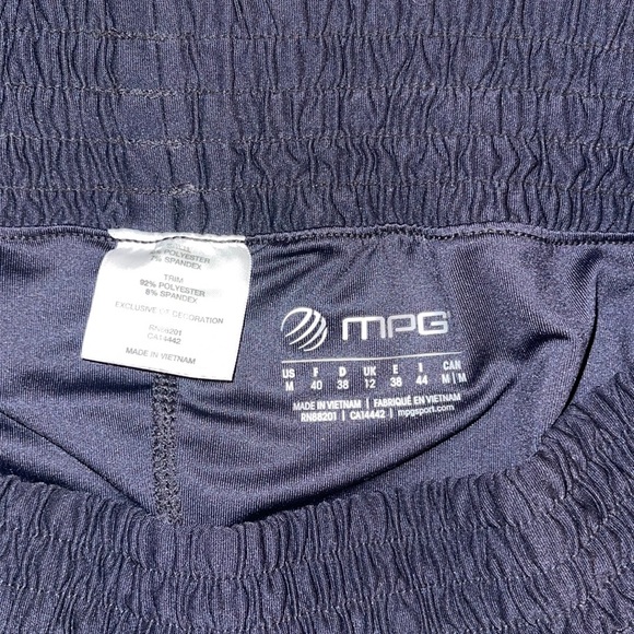 MPG- Light grey shorts - Picture 3 of 5